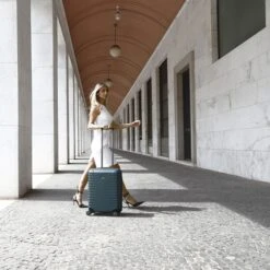 TITAN Litron 4 Wheel Trolley S Black -Reisopslagwinkel image 118