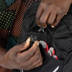 Osprey Syncro 20 Black 30 Osprey Syncro 20 Black -Reisopslagwinkel image 3293