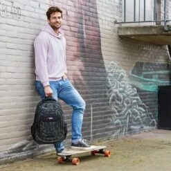 Enrico Benetti Santa Cruz 17.3" Laptop Rugtas Olijfgroen 10 Enrico Benetti Santa Cruz 17.3" Laptop Rugtas Olijfgroen -Reisopslagwinkel image 3755