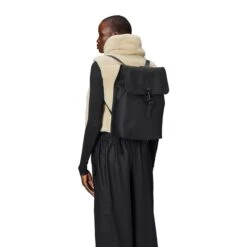 Rains Rucksack W3 Black -Reisopslagwinkel image 3881