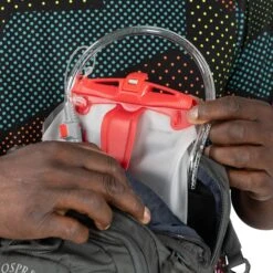 Osprey Syncro 12 Coal Grey 28 Osprey Syncro 12 Coal Grey -Reisopslagwinkel image 5711