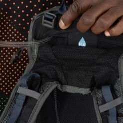 Osprey Syncro 12 Coal Grey 32 Osprey Syncro 12 Coal Grey -Reisopslagwinkel image 5715