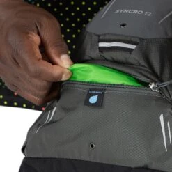 Osprey Syncro 12 Coal Grey 33 Osprey Syncro 12 Coal Grey -Reisopslagwinkel image 5716