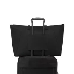 Tumi Voyageur Just In Case Tote Black/gold 14 Tumi Voyageur Just In Case Tote Black/gold -Reisopslagwinkel image 8124